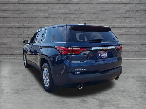 Used 2022 Chevrolet Traverse LS FWD image 9