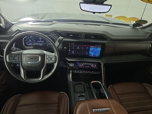 Certified 2025 GMC Sierra 3500 Denali Ultimate AWD/4WD image 13