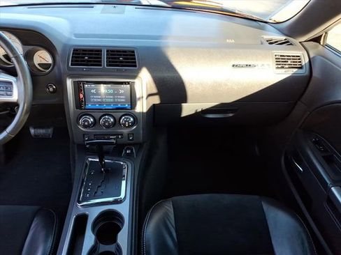 Used 2014 Dodge Challenger R/T RWD image 18