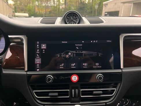 Used 2023 Porsche Macan S image 24