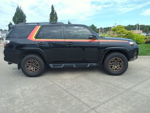 Used 2023 Toyota 4Runner 40th Anniversary SE AWD/4WD image 2