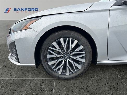 Used 2023 Nissan Altima 2.5 SV image 14