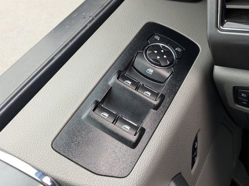 Used 2018 Ford F150 XLT w/ Equipment Group 302A Luxury image 10