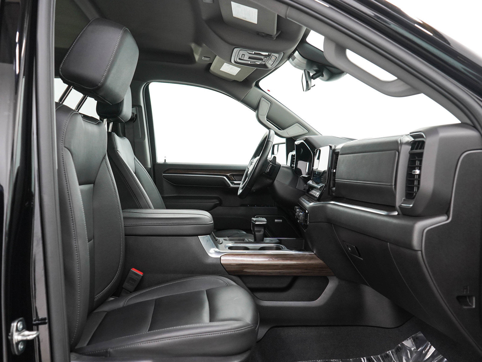 Used 2024 Chevrolet Silverado 1500 RST w/ Redline Edition AWD/4WD image 13