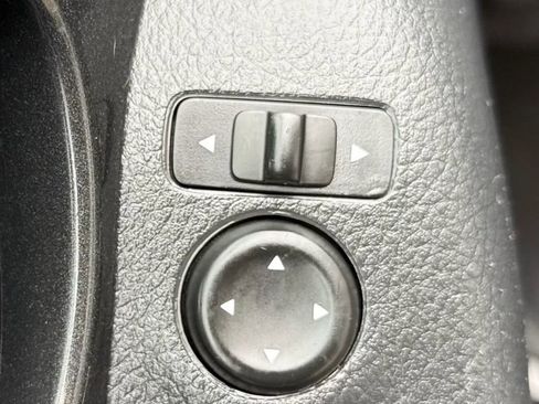 Used 2017 Nissan Rogue S AWD/4WD image 23