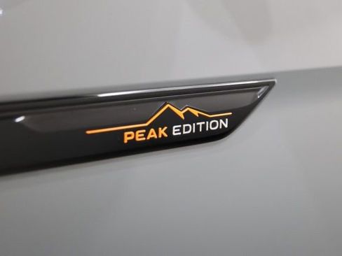 Used 2024 Volkswagen Atlas Peak Edition SE AWD/4WD image 13