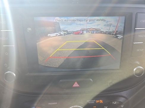 Used 2023 Kia Soul LX w/ LX Technology Package image 18