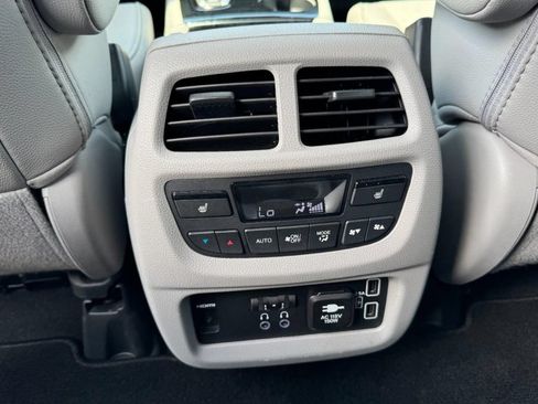 Used 2019 Honda Pilot Touring image 14