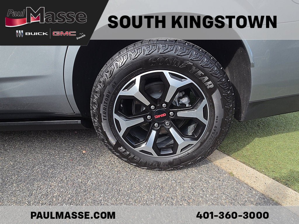 Used 2025 GMC Yukon AT4 AWD/4WD image 7