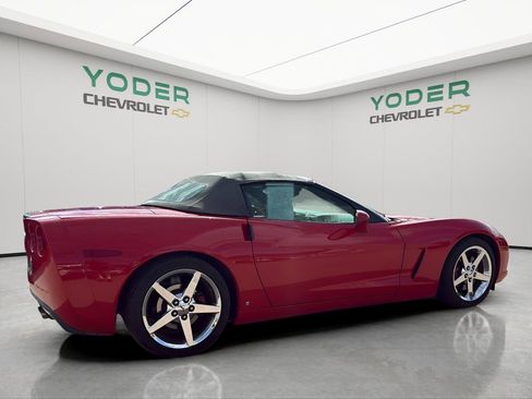 Used 2007 Chevrolet Corvette Convertible w/ Preferred Equipment Group RWD image 6