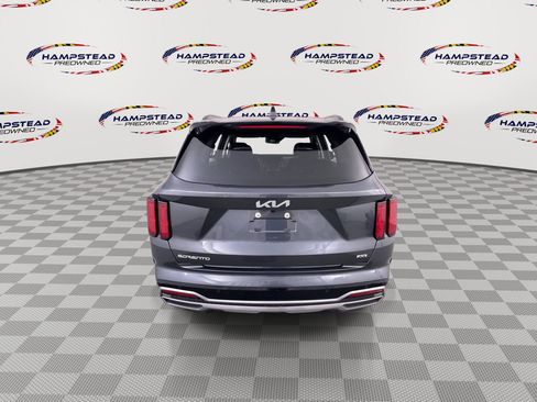 Used 2023 Kia Sorento SX AWD/4WD image 7