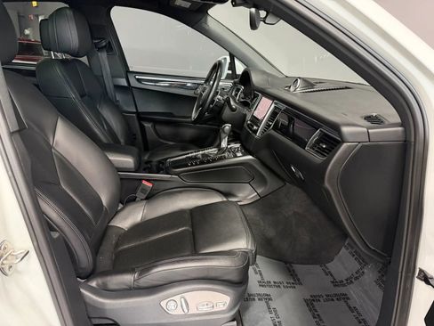 Used 2017 Porsche Macan S image 21