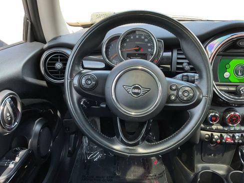 Used 2019 MINI Cooper 2-Door Hardtop image 12