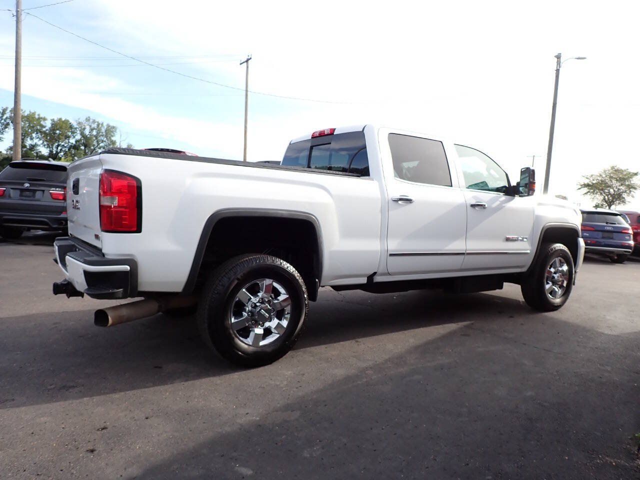 Used 2015 GMC Sierra 3500 SLT w/ Duramax Plus Package AWD/4WD image 6