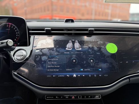 New 2026 Mercedes-Benz E 53 AMG e 4MATIC Sedan image 39