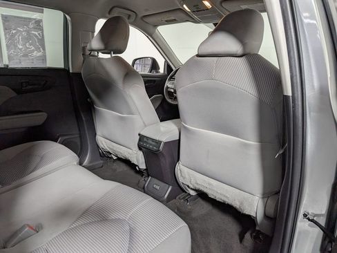 Used 2023 Toyota Highlander LE image 38