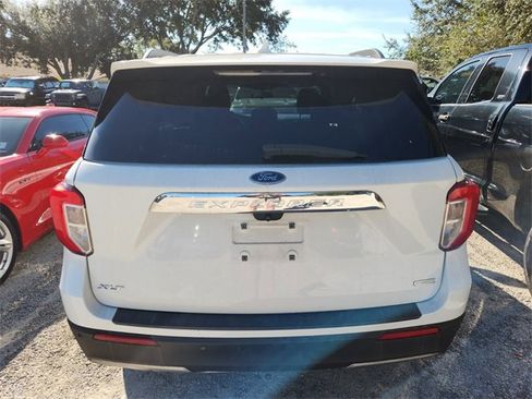 Used 2020 Ford Explorer XLT w/ Equipment Group 202A image 5