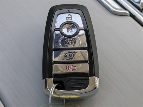 New 2025 Lincoln Navigator Reserve image 29