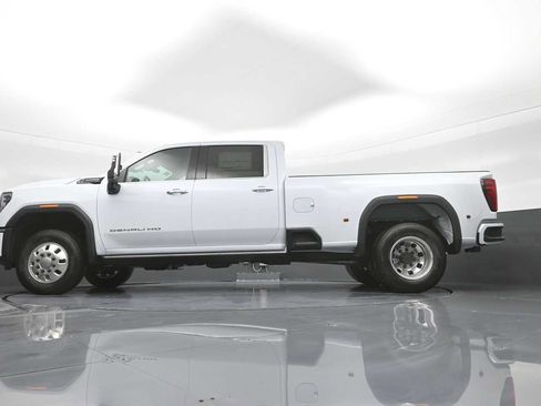 New 2026 GMC Sierra 3500 Denali Ultimate AWD/4WD image 39