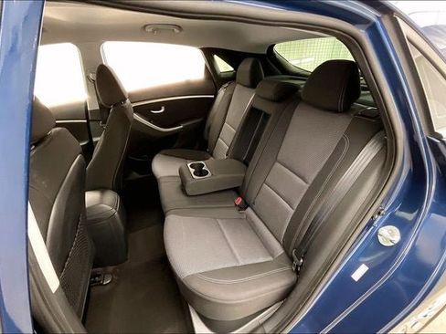 Used 2016 Hyundai Elantra GT FWD image 19