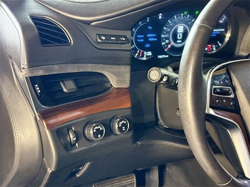 Used 2018 Cadillac Escalade Premium Luxury image 11