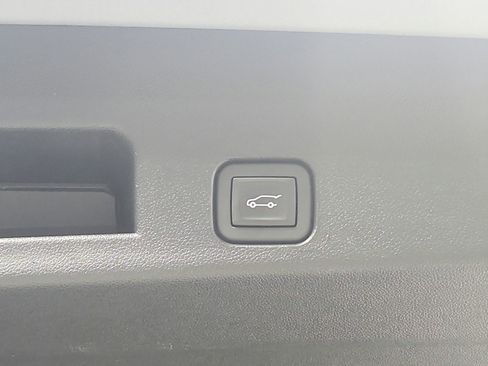 Used 2025 Chevrolet Traverse Z71 AWD/4WD image 47