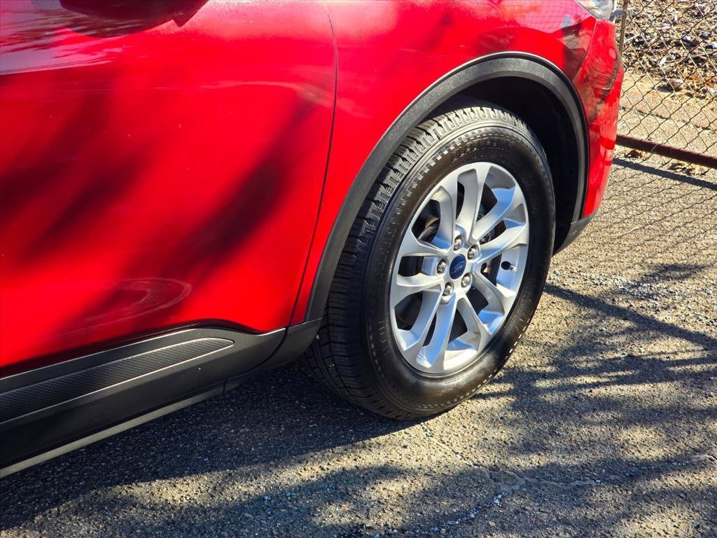 Used 2021 Ford Escape SE w/ Convenience Package FWD image 18