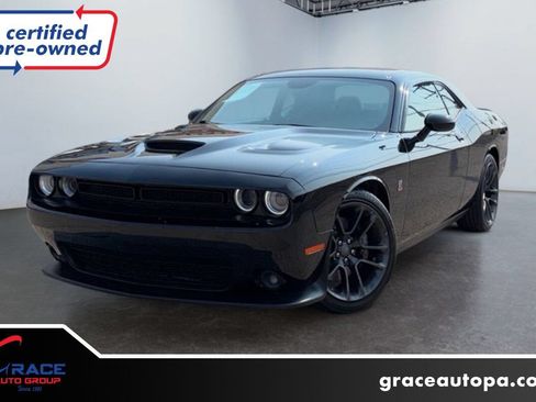 Used 2022 Dodge Challenger R/T Scat Pack RWD image 1