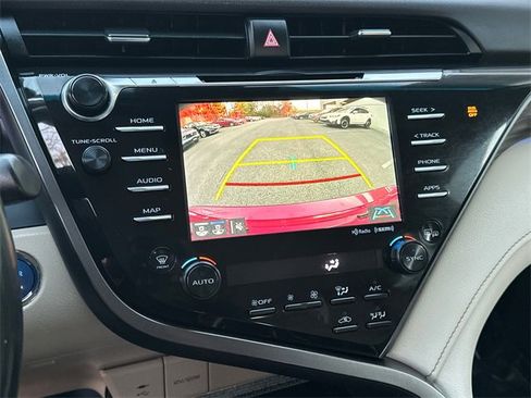 Certified 2019 Toyota Camry XLE image 24