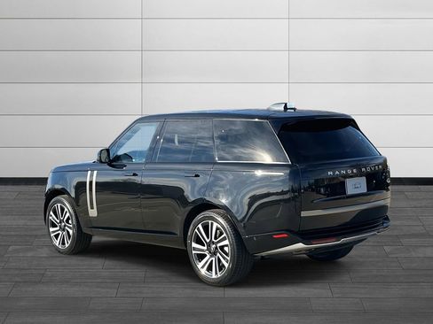 Used 2023 Land Rover Range Rover SE image 3