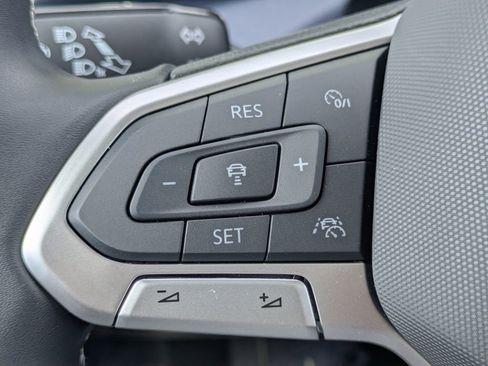 Certified 2025 Volkswagen Taos SEL image 26