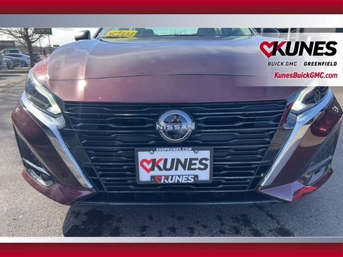 Used 2025 Nissan Altima 2.5 SV image 14