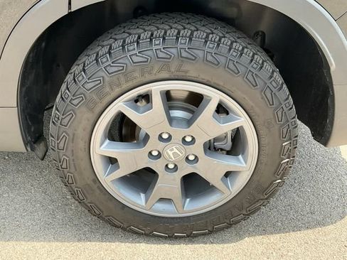 Used 2025 Honda Passport TrailSport image 5