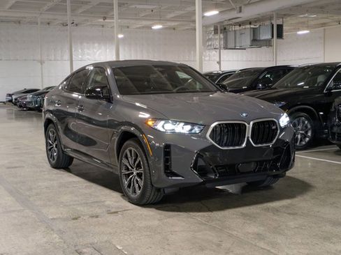 New 2026 BMW X6 M60i w/ Climate Comfort Package image 6