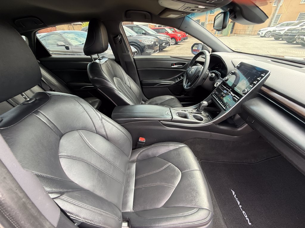 Used 2022 Toyota Avalon XLE FWD image 14