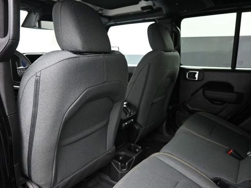 New 2026 Jeep Gladiator Willys AWD/4WD image 17