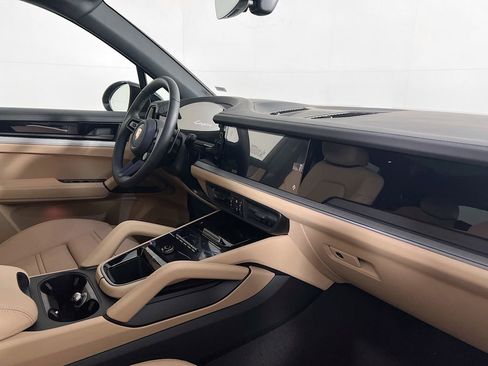 New 2026 Porsche Cayenne image 31