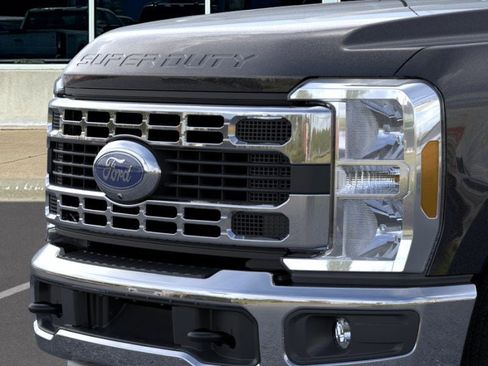 New 2026 Ford F250 XLT w/ 360-Degree Camera Package image 17