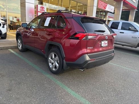 Used 2021 Toyota RAV4 XLE Premium AWD/4WD image 8