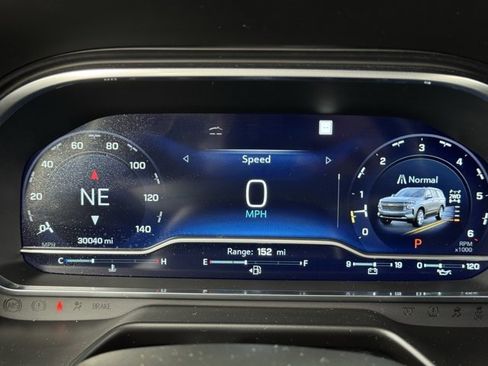 Used 2022 Chevrolet Suburban High Country image 14