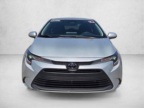 Used 2024 Toyota Corolla LE FWD image 2