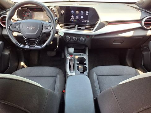 Used 2024 Chevrolet Trax RS w/ Driver Confidence Package FWD image 9