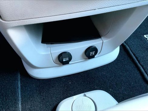Used 2013 Dodge Grand Caravan SE FWD image 34