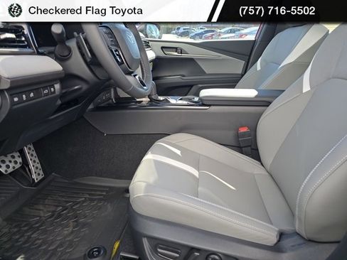 New 2026 Toyota Camry SE image 4