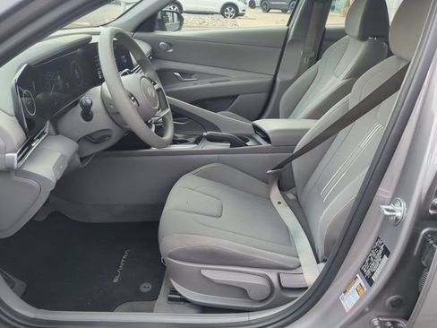 Used 2024 Hyundai Elantra SEL FWD image 14