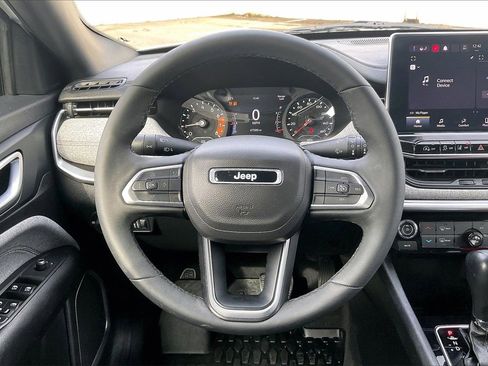 Certified 2023 Jeep Compass Latitude image 10