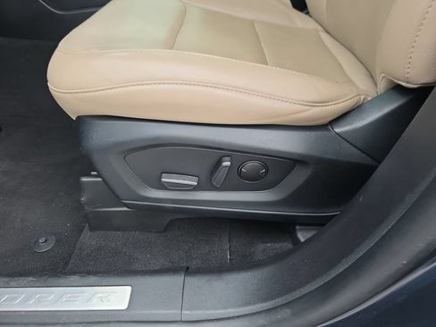 Used 2022 Ford Explorer Limited w/ Equipment Group 301A RWD image 12