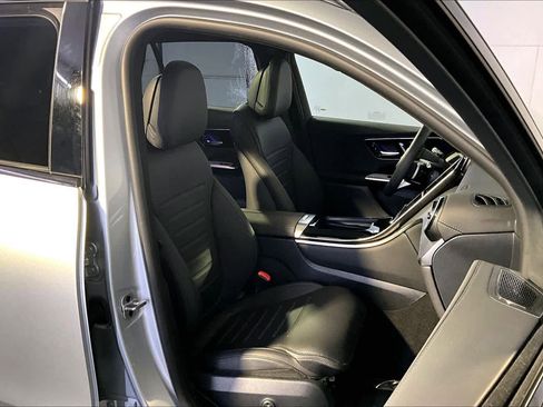 Used 2025 Mercedes-Benz GLC 300 4MATIC image 8