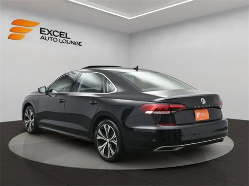 Used 2020 Volkswagen Passat 2.0T SEL image 3