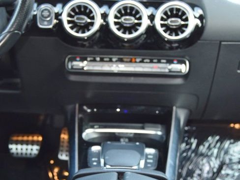 Used 2022 Mercedes-Benz GLA 35 AMG 4MATIC image 32